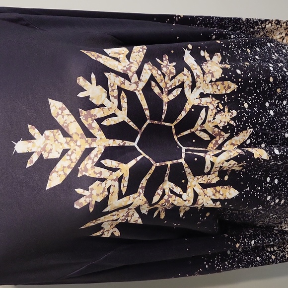 Nora Cora long sleeved Christmas tee shirt. - Picture 3 of 8